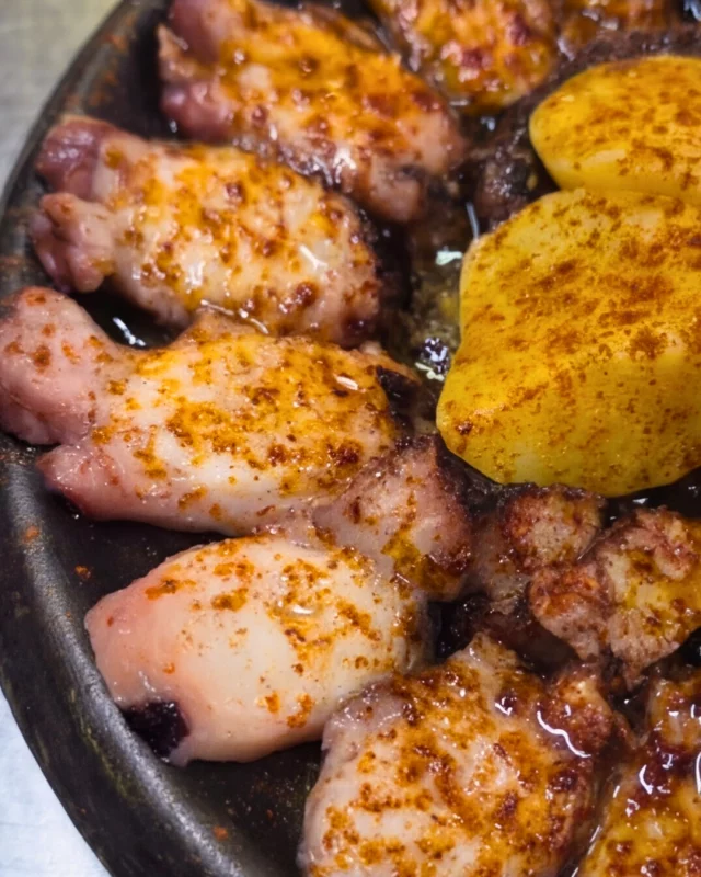 El sabor del mar en su esencia más pura. 🐙

¿Lo has probado ya?

. 
#eltoke  #alcorcon  #restaurante  #comida  #pulpo