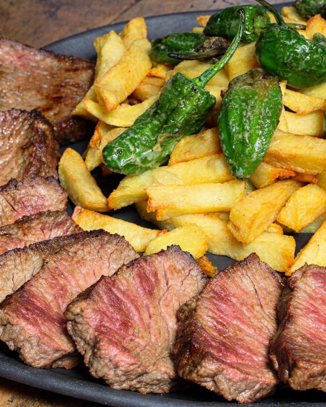 Sencillez y producto de calidad 🥩

Para los amantes de la buena carne, este plato habla por sí solo.�

. 
#CarneAlcorcon #RestauranteAlcorcon #ElTokeAlcorcon #DondeCenarAlcorcon #ComerEnAlcorcon