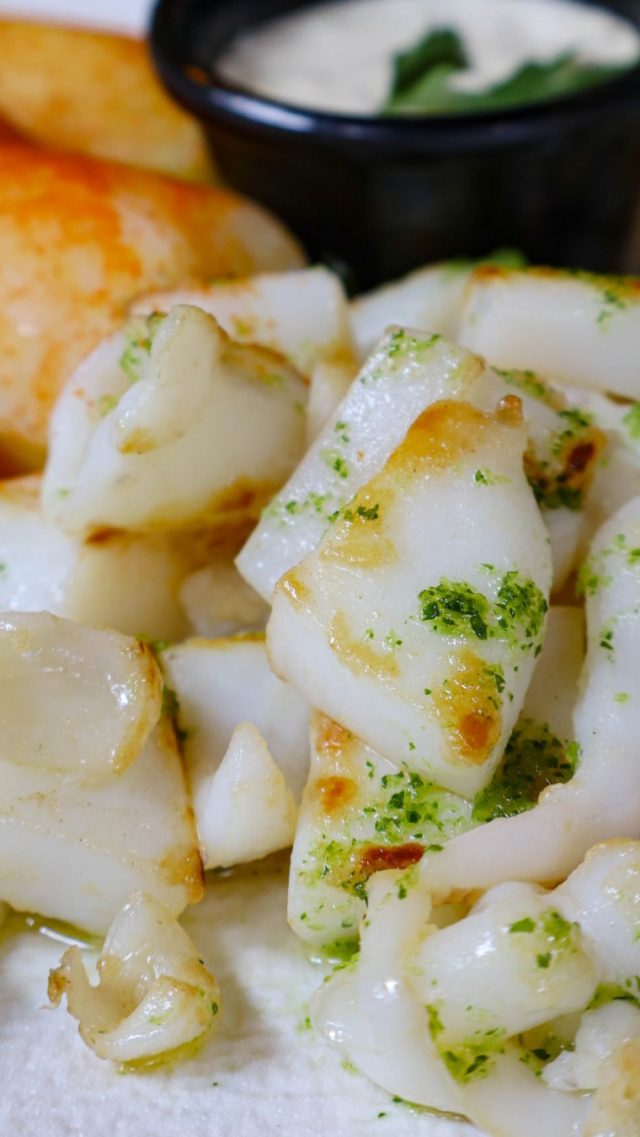 Sabor a mar, textura perfecta y el toque de la casa 🦑

Uno de esos platos que siempre apetece.

.
#restaurantealcorcon #tokealcorcon #comidamediterránea #tapeoalcorcon