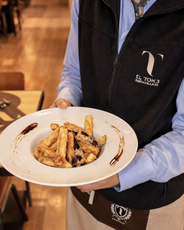 Uno de esos platos que siempre triunfan 😉🙌🏼

¿Has probado ya nuestras berenjenas crujientes? 

Te esperamos en 📍 Pl. la Constitución, Alcorcón.
.
#ElTokeAlcorcón #RestauranteMadrid #ComerEnMadrid #GastronomíaMadrid #PlanesMadrid